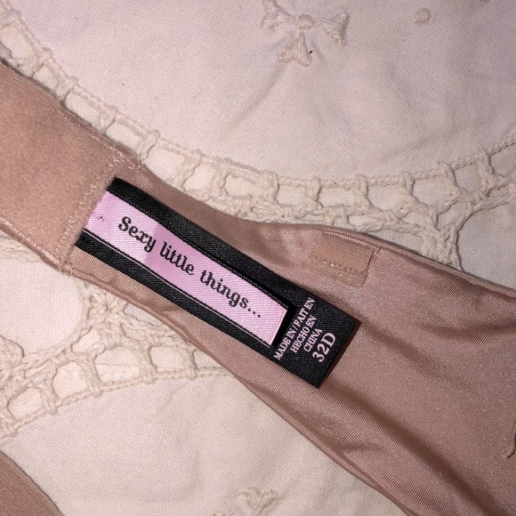 Victoria’s Secret sexy little things padded bra 32D - Picture 5 of 6